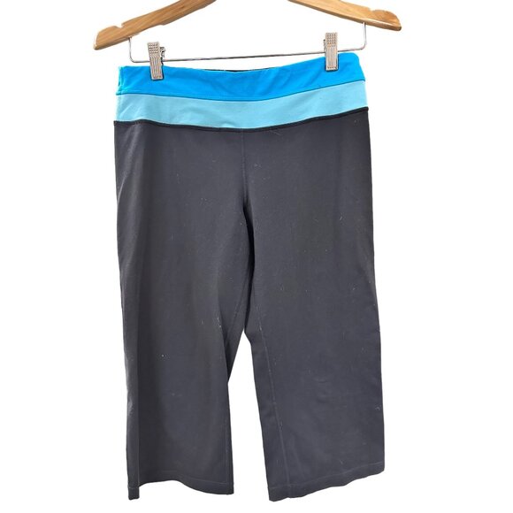 🌸3/$15🌸Black Capri Ladies Athletic Pants sz Medium with Blue Wasitband - Picture 1 of 6